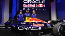 Red Bull presenta sus trajes de carrera para la Temporada 2026 de Fórmula 1