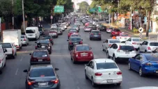 ¿Quieres olvidarte del Hoy No Circula? Esto debes pagar y cumplir para el holograma 00 en 2026