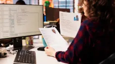 La trampa comienza cuando la persona recibe una llamada telefónica.