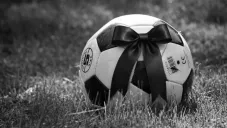 Fallece jugador en Portugal tras desvanecerse en el campo