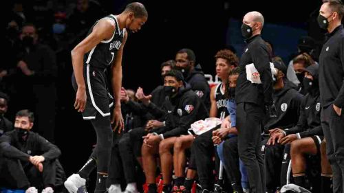 Kevin Durant sufrió un esguince en la rodilla