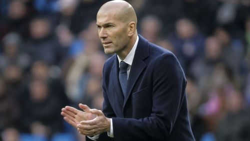 Zinedine Zidane dirigiendo partido del Real Madrid en LaLiga