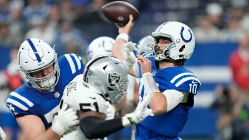 Minshew mantiene a los Colts aspirando a los Playoffs tras la victoria ante Raiders