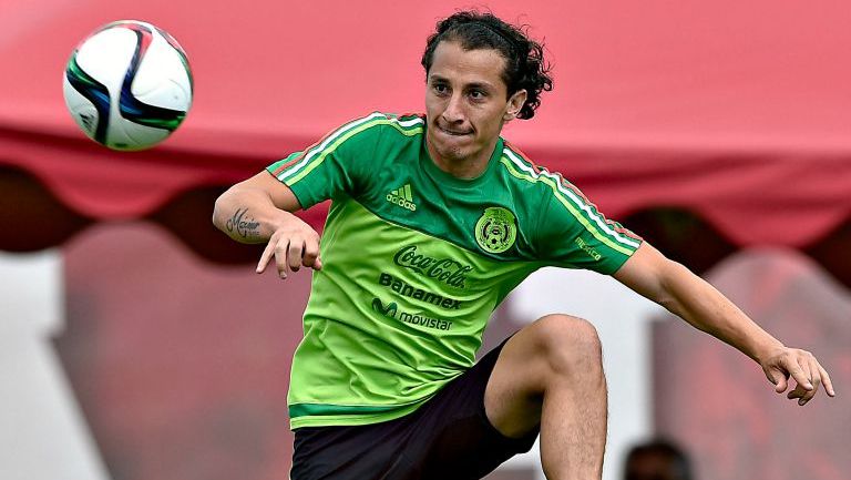 Guardado, durante un entrenamiento del Tri