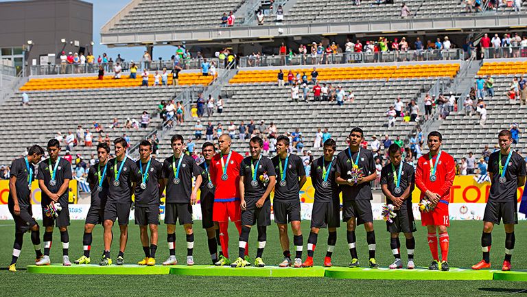 La Selección Mexicana, durante la premiación en Toronto 2015