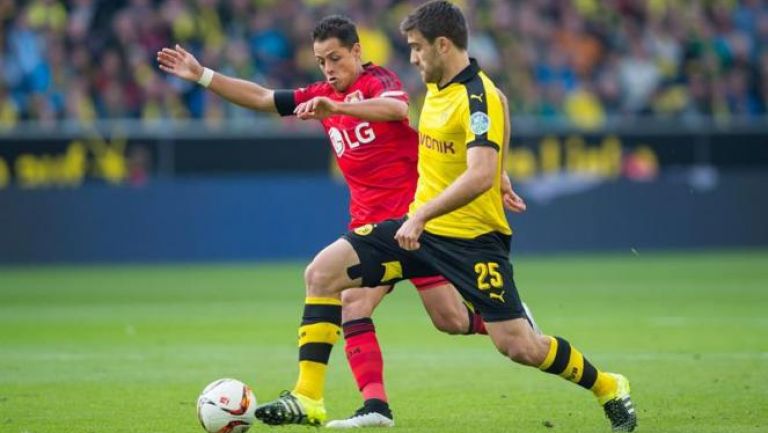 Chicharito, en juego contra el Borussia Dortmund