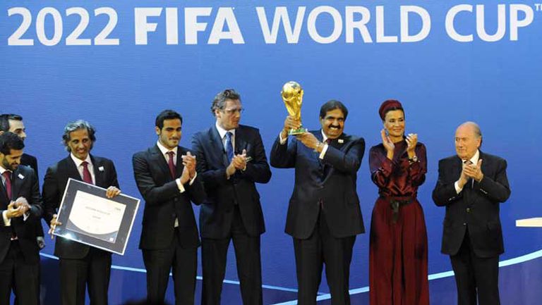 Blatter anuncia a Qatar como sede para el Mundial de 2022