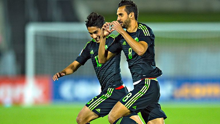 Raúl López festeja su gol contra Honduras