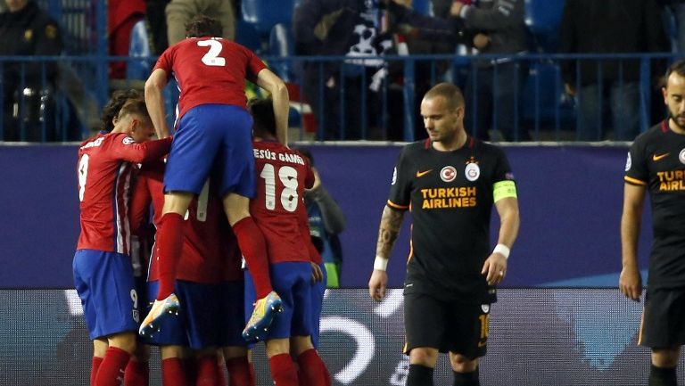 Atlético de Madrid festeja un gol frente al Galatasaray