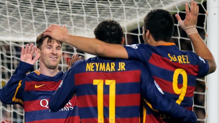 Neymar y Suárez celebran un gol con Messi