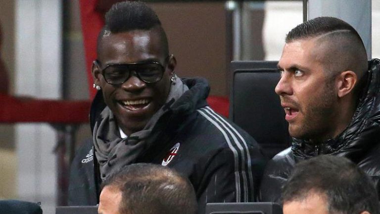 Balotelli, en la banca del Milan