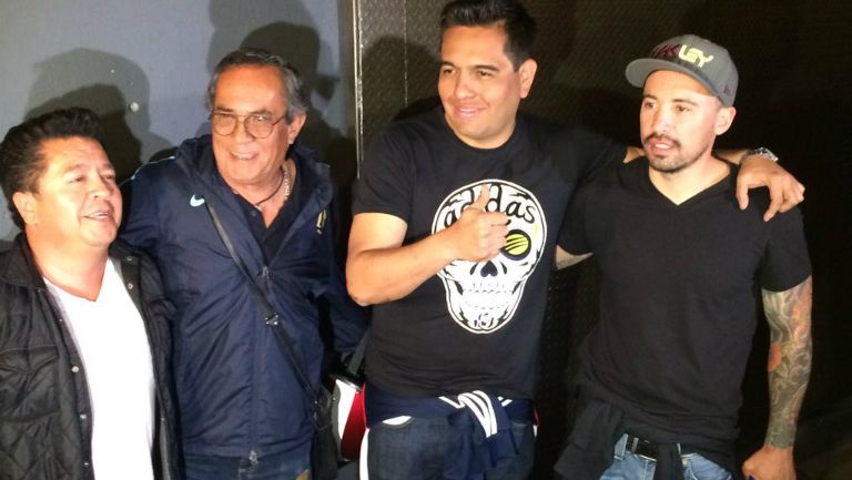 Miembros de la porra de Pumas en reunión con las autoridades