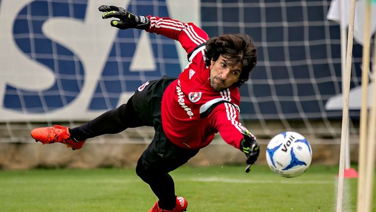 Federico Vilar en el entrenamiento de Xolos