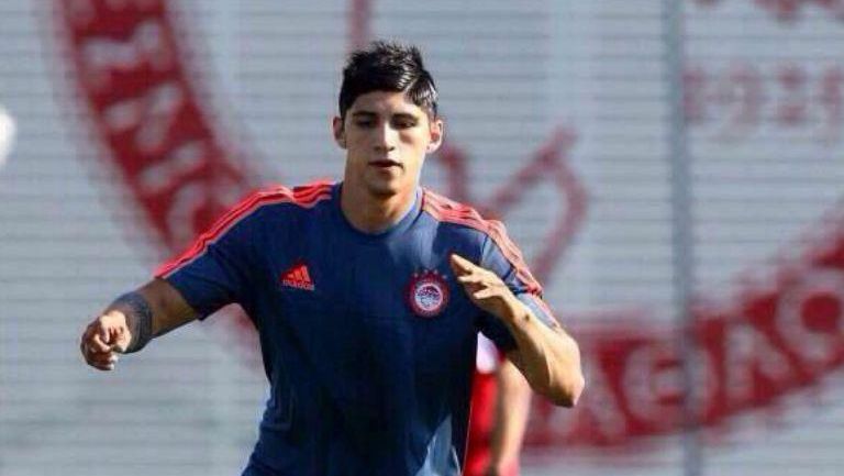 Alan Pulido, en una práctica del Olympiacos