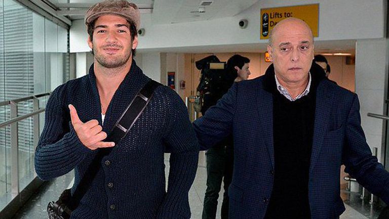 Alexandre Pato, en el aeropuerto de Londres