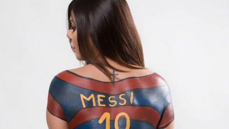 Suzy Cortez presume el body paint de Messi