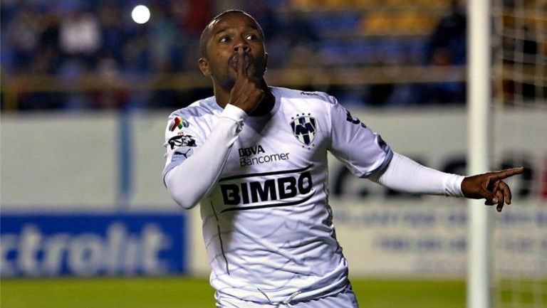 Pabón celebra su gol ante Atlético San Luis en la Copa MX