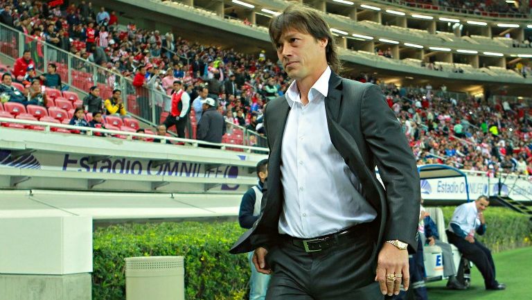 Almeyda durante un encuentro con las Chivas