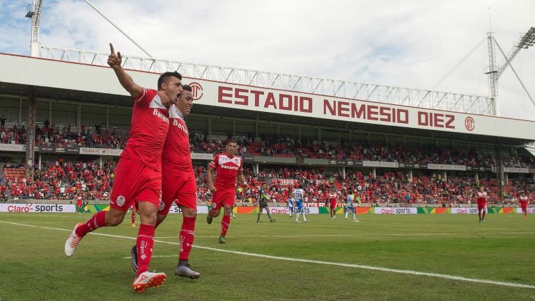 Triverio festeja gol contra Puebla