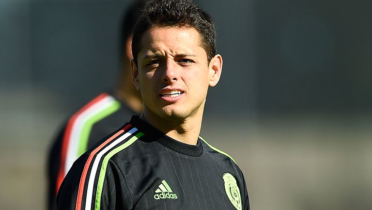 Chicharito en la práctica de la Selección Mexicana