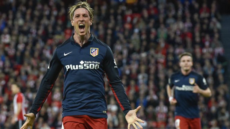 Fernando Torres festeja un gol con Atlético de Madrid