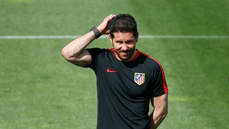 Diego Simeone durante un entrenamiento con el Atlético de Madrid