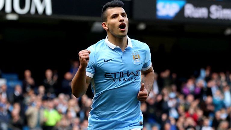 Agüero celebra un gol con el Manchester City