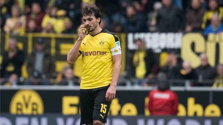 Mats Hummels durante el juego Borussia Dortmud contra Wolfsburgo