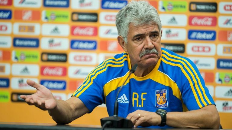 Tuca Ferretti en conferencia de prensa de Tigres