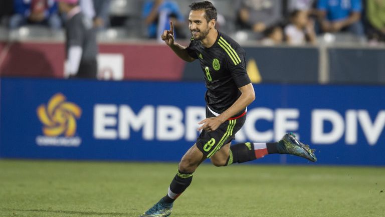 Raúl López celebra gol en el Preolímpico