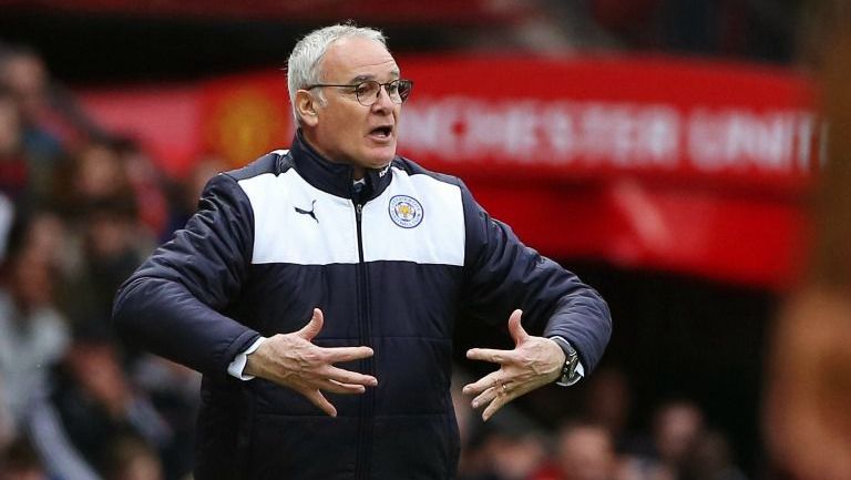 Claudio Ranieri, entrenador del Leicester, durante un partido en la Premier
