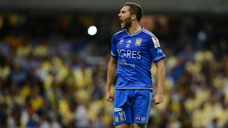 Gignac festeja un gol con Tigres