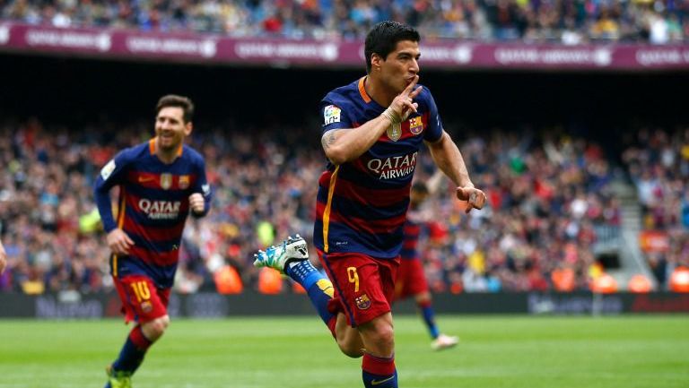Luis Suárez festeja un gol con Barcelona
