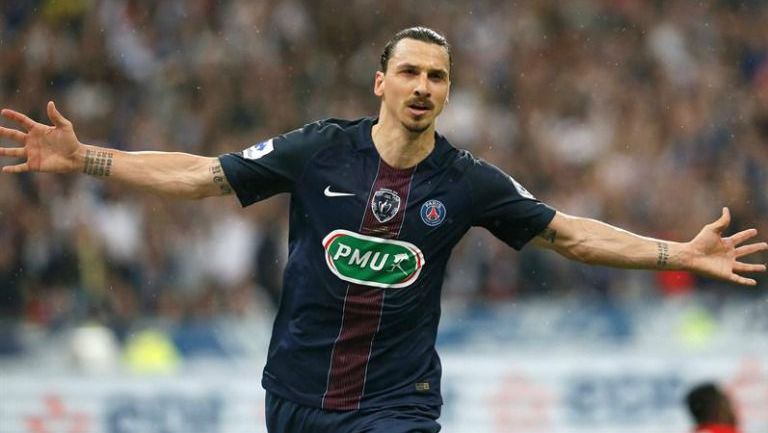 Ibrahimovic celebrando un gol en su último encuentro con París Saint Germain