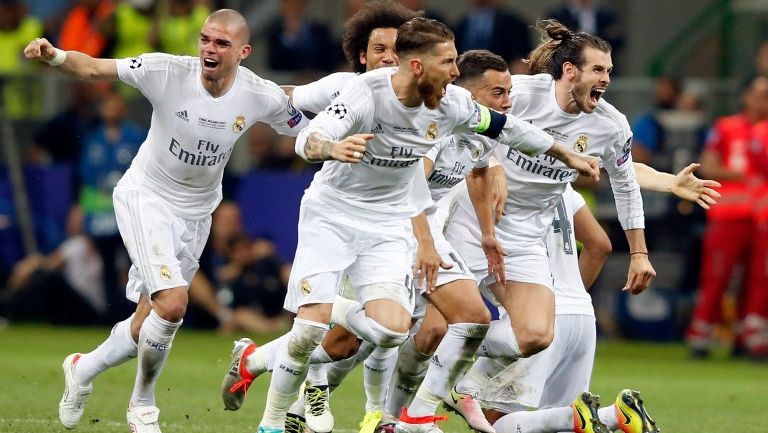 Jugadores del Real Madrid celebrando el título de Champions