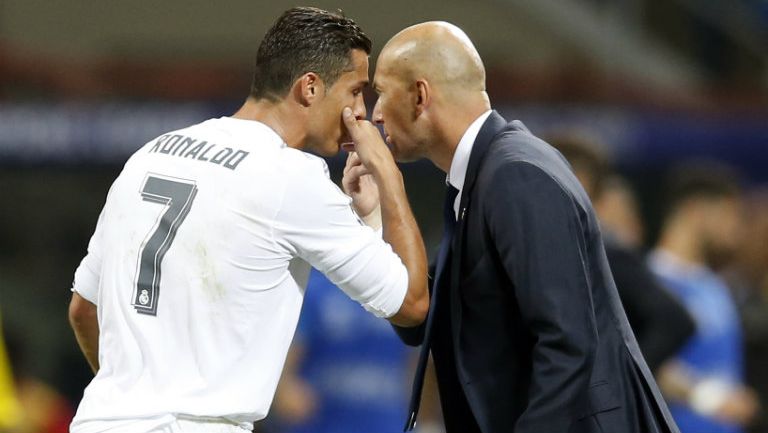 Cristiano y Zidane hablan en la Final de Champions 