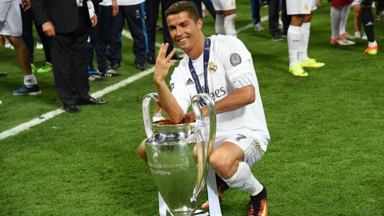 Cristiano Ronaldo presume tercer título de Champions 