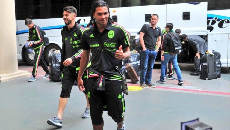 Jugadores del Tri, durante su llegada a San Diego