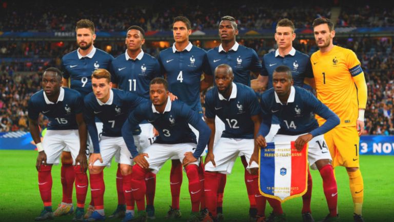 Selección de Francia en partido de Eliminatorias 