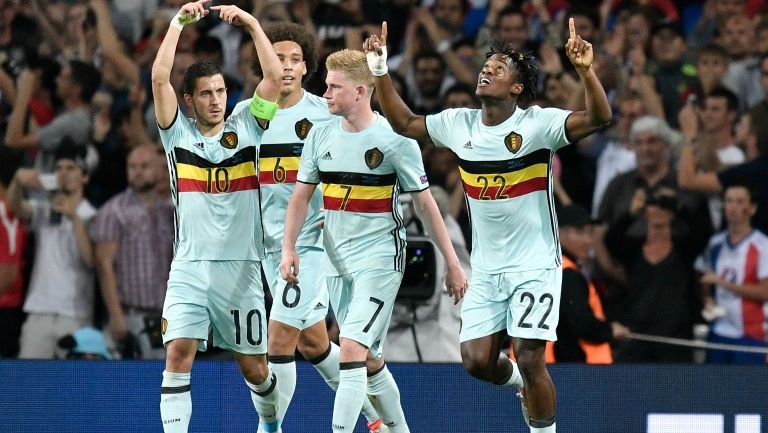 Jugadores belgas celebran la goleada frente a Hungría