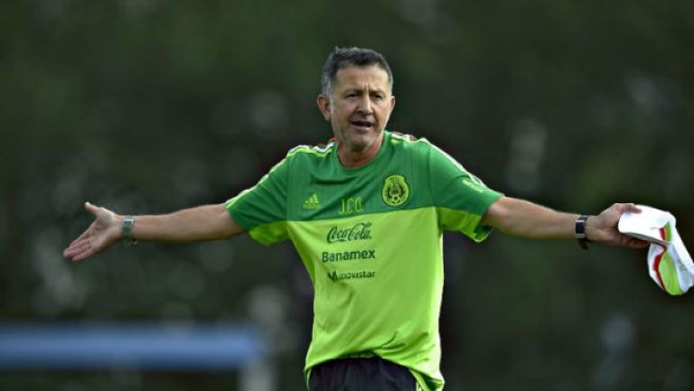 Osorio gesticula en entrenamiento