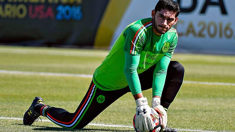 Jesús Corona en práctica con la Selección Mexicana durante la Copa América