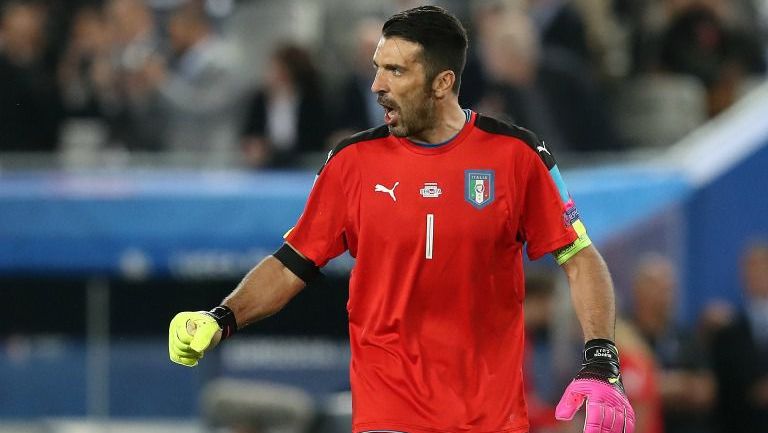 Gianluigi Buffon durante el partido contra Alemania en Eurocopa