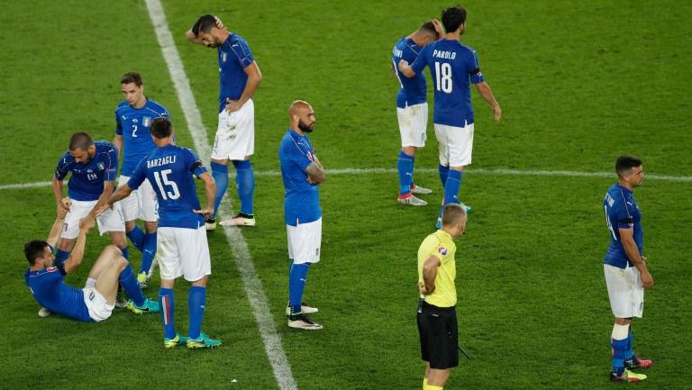 La selección italiana se lamenta tras caer con Alemania en penaltis