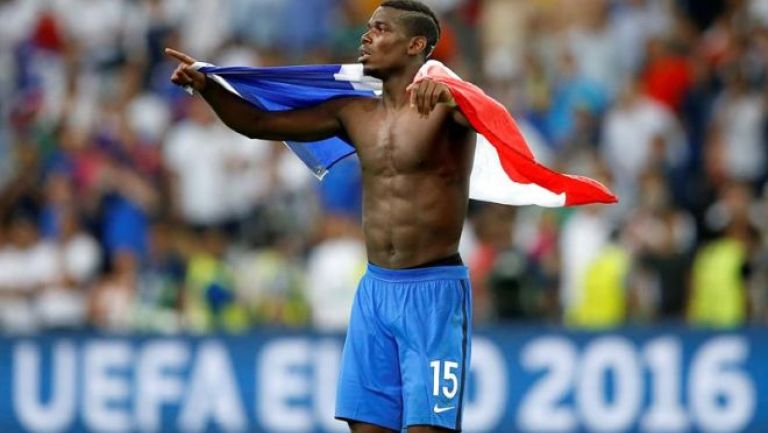 Pogba celebra triunfo con selección francesa