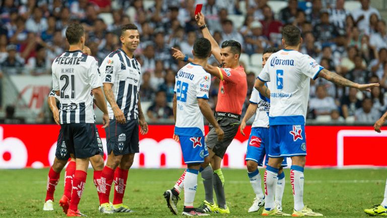 Cardona se lleva la tarjeta roja en juego contra Puebla