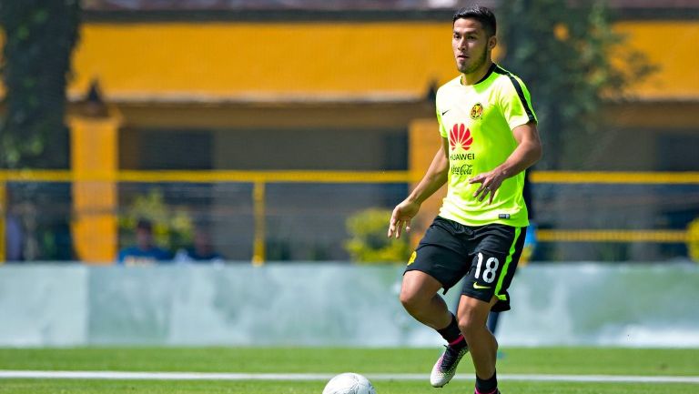 Bruno Valdez en un entrenamiento con América