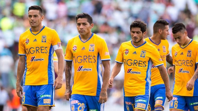 Jugadores de Tigres tras el partido contra Santos