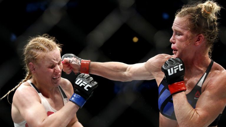 Valentina Shevchenko, durante combate en UFC