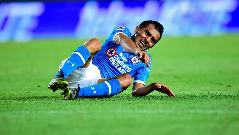 Rafael Baca en lamento durante el juego entre Cruz Azul y Necaxa en la J1 del A2016